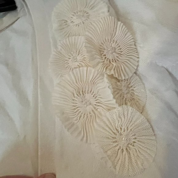 Loft 3/4 Sleeve Cream Cardigan with Flower Detail - Medium - Picture 3 of 4